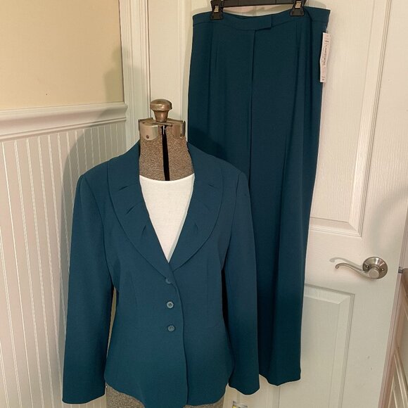 NWT NyGard Suit Teal Color Pants Size 10 Jacket Size 12 - Picture 1 of 16